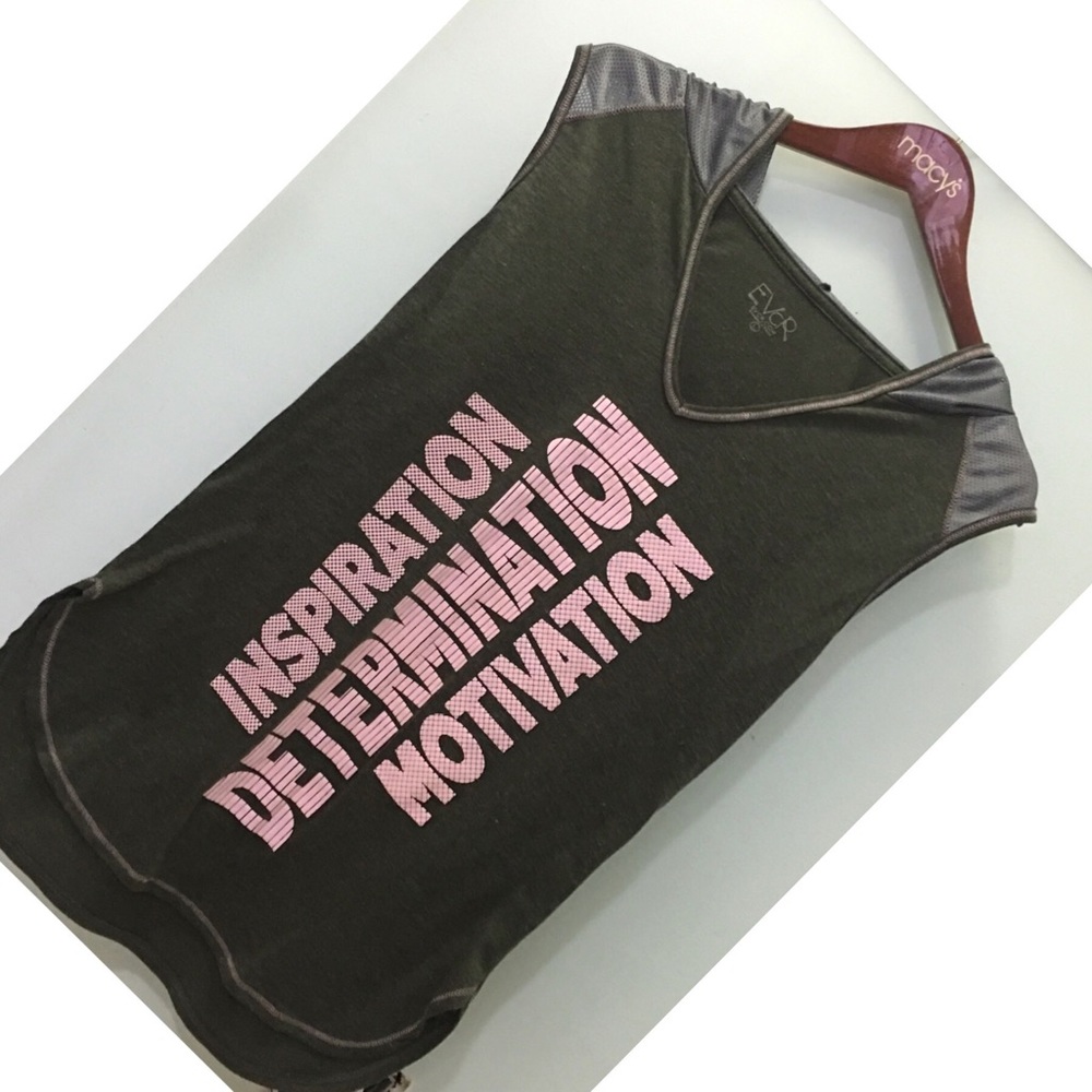 WOMEN’S ACTIVEWEAR: WORKOUT TOP/HOODIE